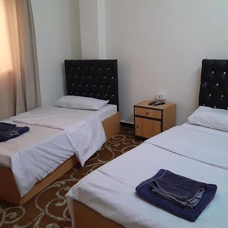 Hamoudah Hotel Аман Екстериор снимка