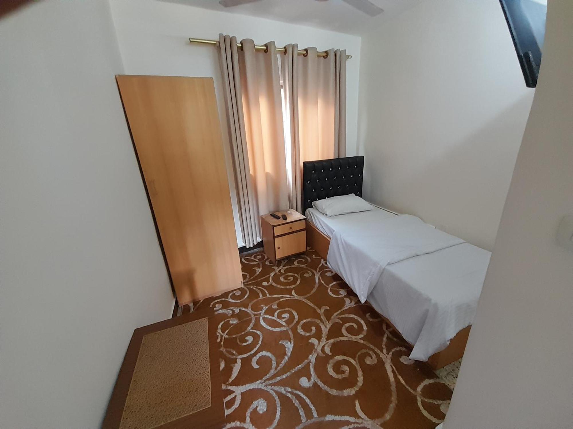 Hamoudah Hotel Аман Екстериор снимка