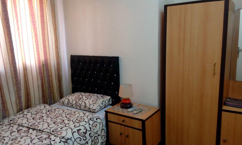 Hamoudah Hotel Аман Екстериор снимка