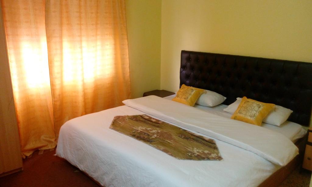 Hamoudah Hotel Аман Екстериор снимка